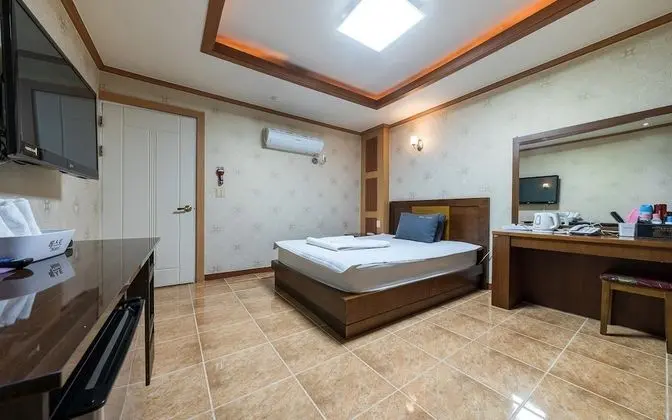 Oda (Standard Room (MAX 2 Person Netflix/Y)