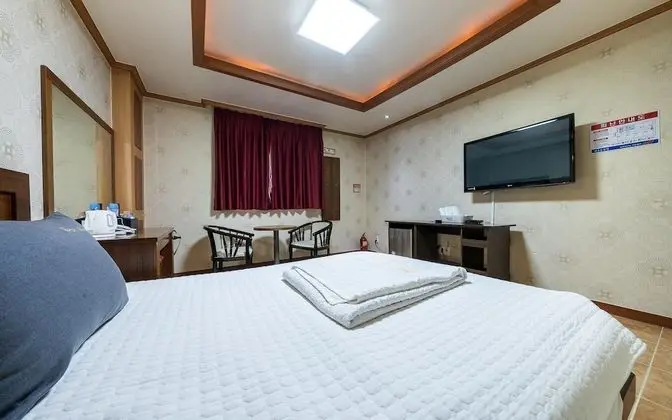 Oda (Standard Room (MAX 2 Person Netflix/Y)