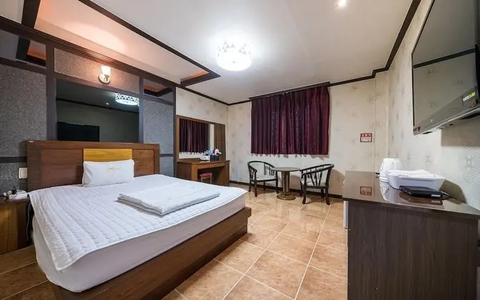 Oda (Standard Room (MAX 2 Person Netflix/Y)