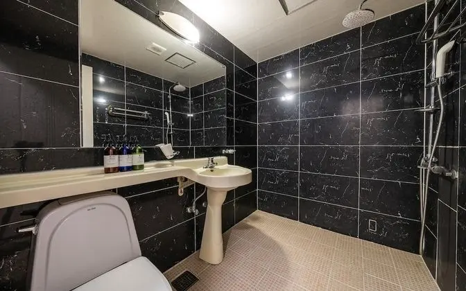 Oda (Standard Room (MAX 2 Person Netflix/Y)