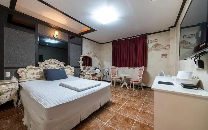 Oda (Standard Room (MAX 2 Person Netflix/Y)