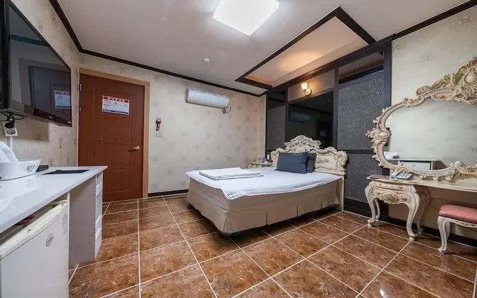 Oda (Standard Room (MAX 2 Person Netflix/Y)