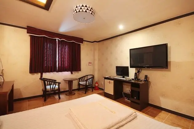 Oda (Standard Room (MAX 2 Person Netflix/Y)