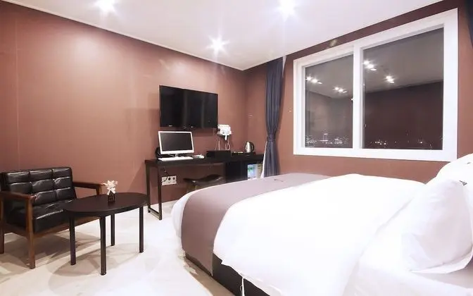 Oda (Premium Suite -Ocean View + Night Vie)