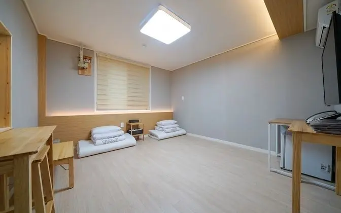 Oda (Korean room (light breakfast + snack )
