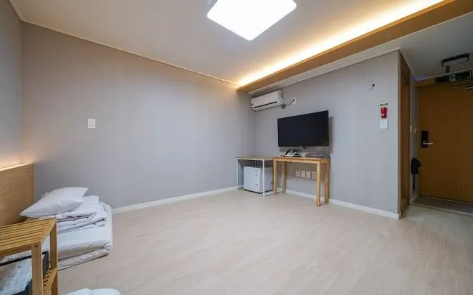 Oda (Korean room (light breakfast + snack )