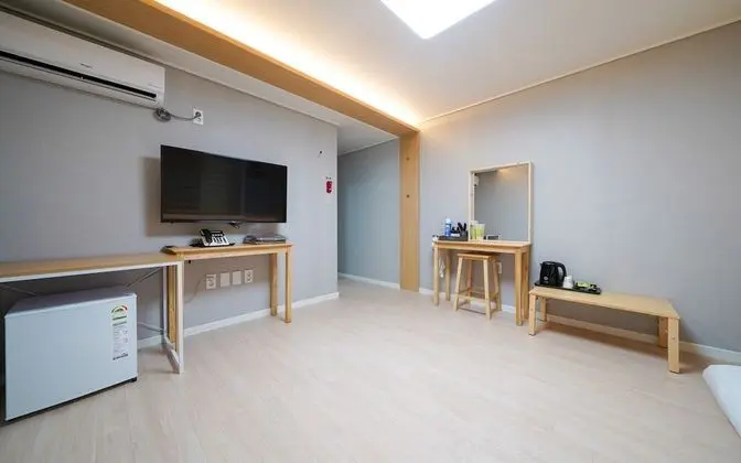 Oda (Korean room (light breakfast + snack )