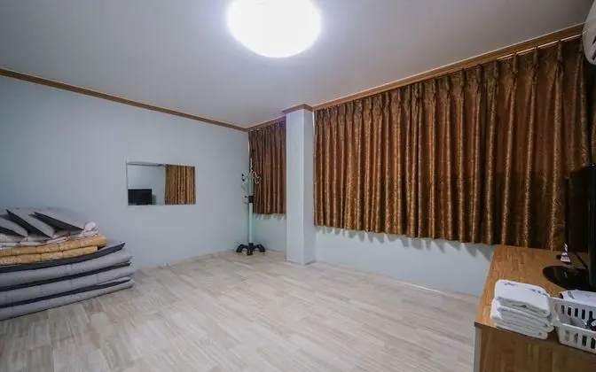 Oda (Korean-style Ondol Room)