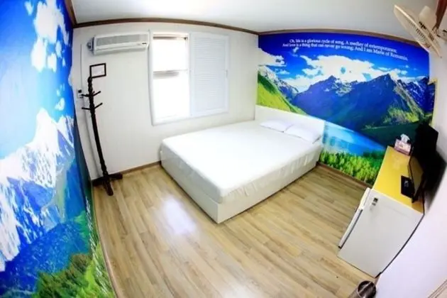 Oda (3 Guests Room - Bed)