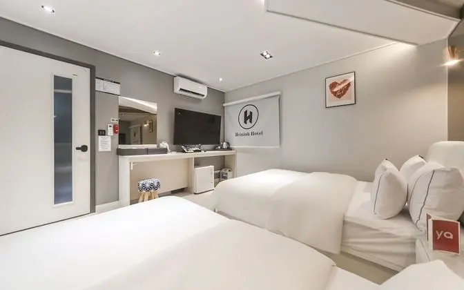 Oda (Deluxe Twin with Double + Single Bed )