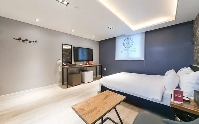 Oda (Deluxe (Netflix Available Laundry) (B)