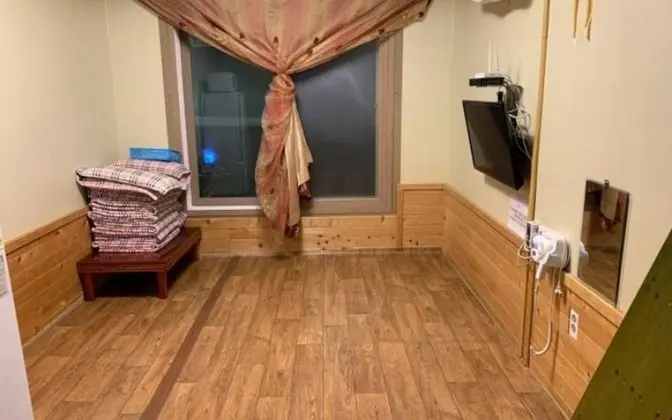 Oda (Room 3 Ondol Attic (Pets Friendly))