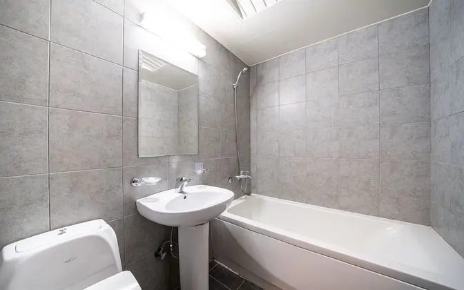 Oda (Deluxe (Netflix and Washing Machine a)