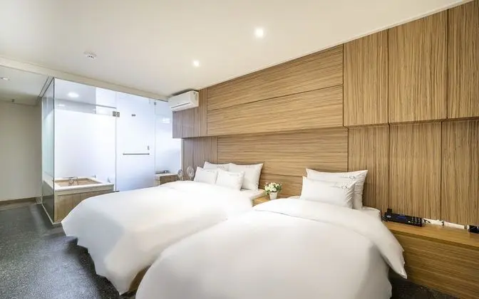 Oda (Twin - Hinoki Tub (Air Purifier Netfl)