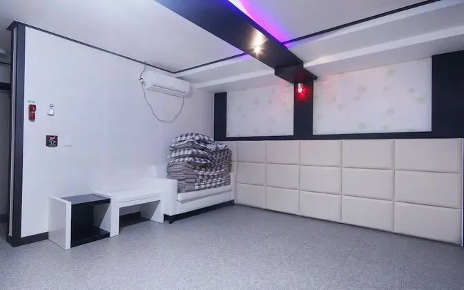 Oda (Korean Style Room (Netflix Rooftop Co)