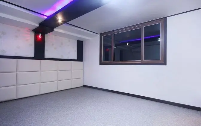 Oda (Korean Style Room (Netflix Rooftop Co)