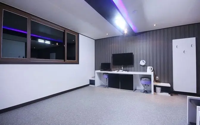 Oda (Korean Style Room (Netflix Rooftop Co)