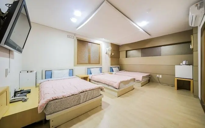 Oda (Three-bedroom (breakfast provided) "T)
