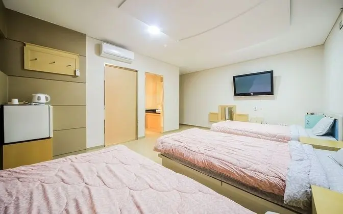 Oda (Three-bedroom (breakfast provided) "T)