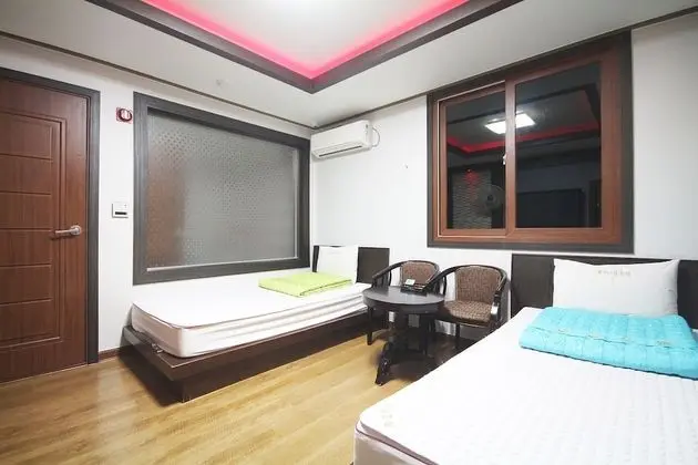 Oda (Twin Room)