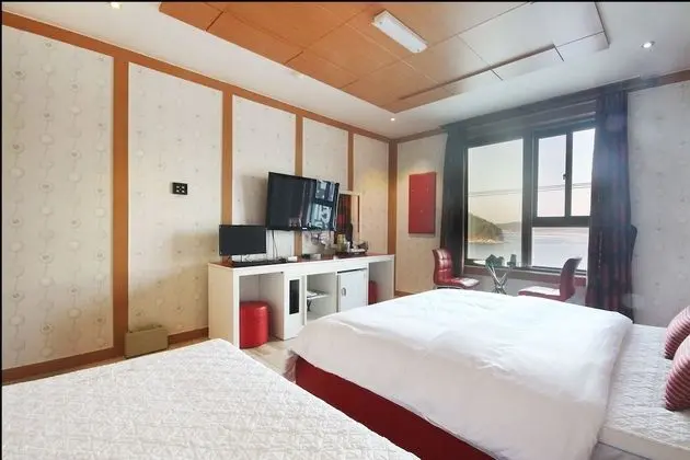 Oda (Twin Room (for 3 people EVERY disinfe)