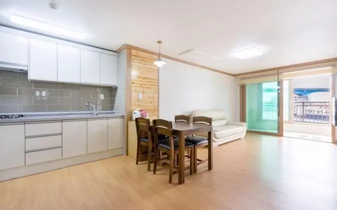 Oda (Room 201 (Ocean View))