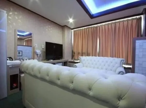 Junior Süit (for 3, 1 Double Bed&1 Single Bed)
