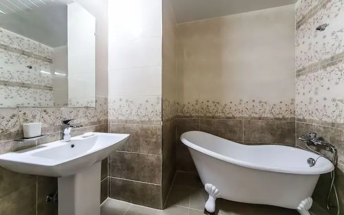 Oda (Deluxe rooms (Netflix available non-f)