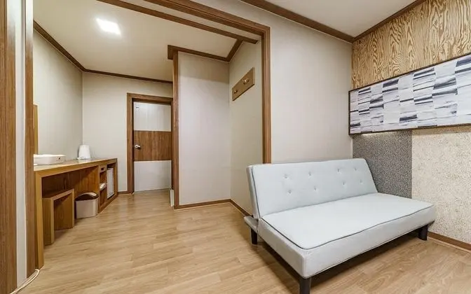 Oda (Deluxe rooms (Netflix available non-f)