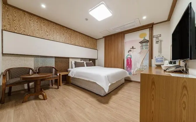 Oda (Standard (Netflix available non-face-)