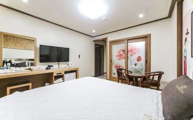 Oda (Standard (Netflix available non-face-)