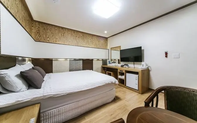 Oda (Standard (Netflix available non-face-)