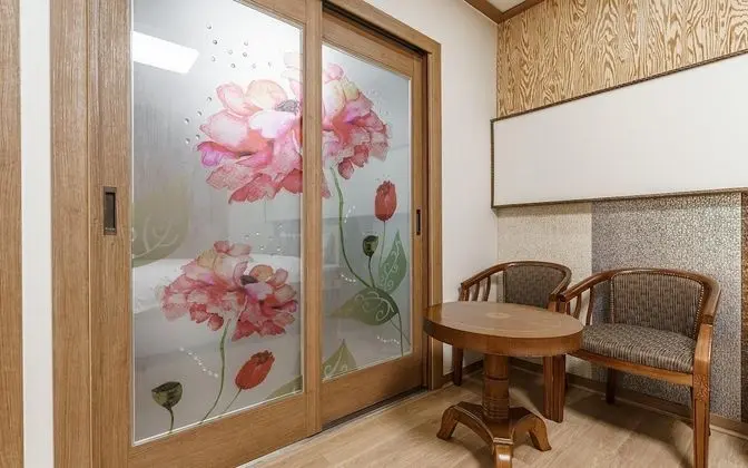 Oda (Standard (Netflix available non-face-)