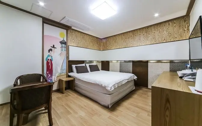 Oda (Standard (Netflix available non-face-)