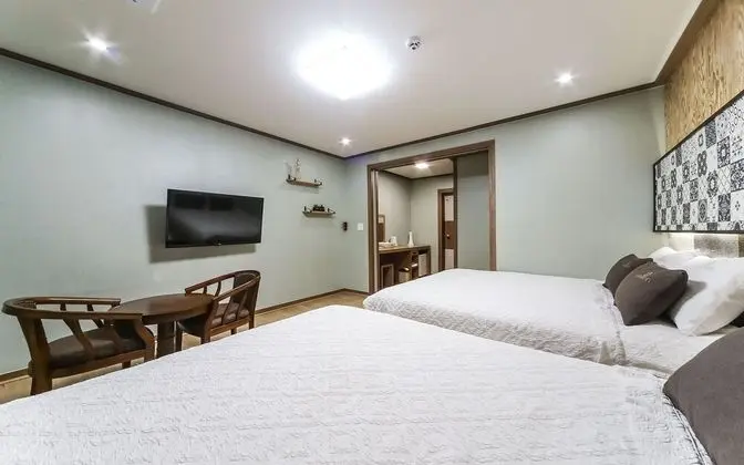 Oda (Twin rooms (Netflix available non-fac)