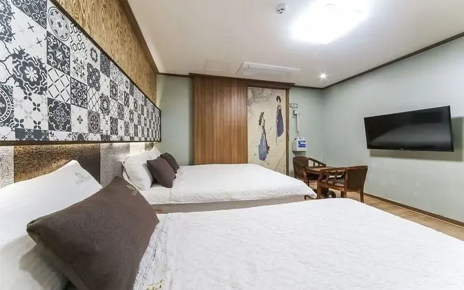 Oda (Twin rooms (Netflix available non-fac)