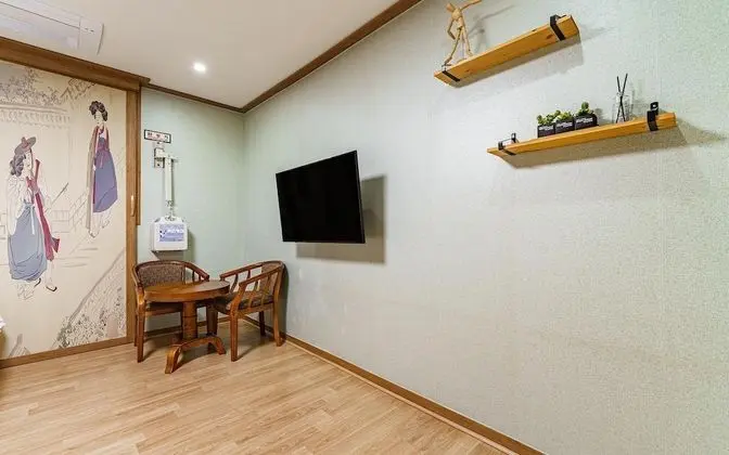 Oda (Twin rooms (Netflix available non-fac)