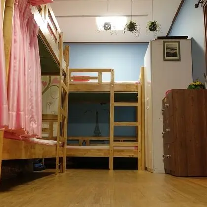 Ortak Ranzalı Oda, Sadece kadınlar için