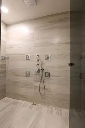 Basic Tek Büyük Yataklı Oda