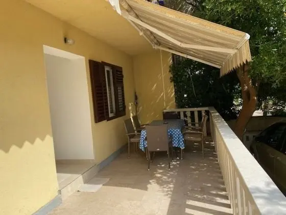Apart Daire (Toni - 150m from pebble beach - A1 ve)