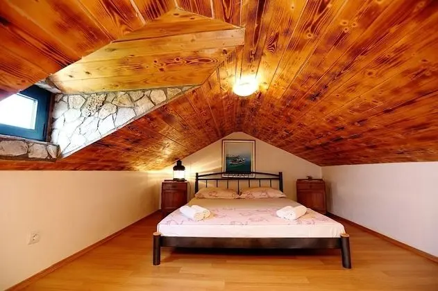 Ev (Toni - luxurious and fully equipped -)