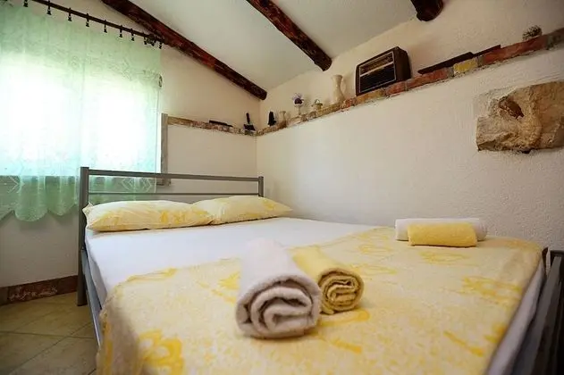 Ev (Toni - luxurious and fully equipped -)