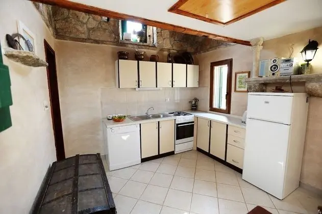 Ev (Toni - luxurious and fully equipped -)