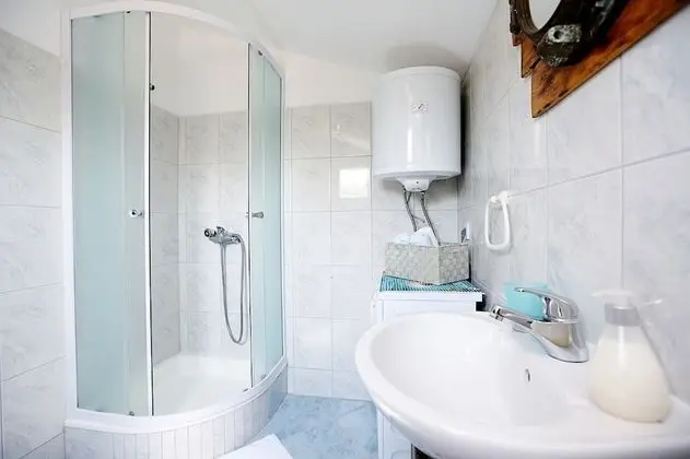 Ev (Toni - luxurious and fully equipped -)