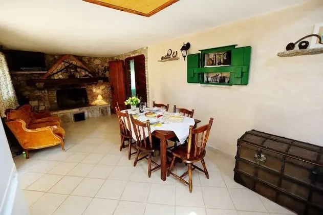 Ev (Toni - luxurious and fully equipped -)