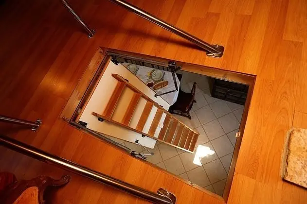 Ev (Toni - luxurious and fully equipped -)