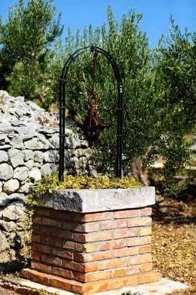 Ev (Toni - luxurious and fully equipped -)