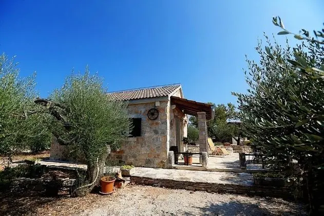 Ev (Toni - luxurious and fully equipped -)