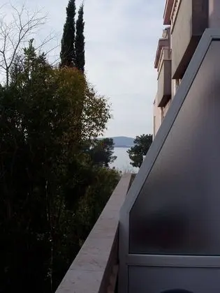 Tek Büyük Yataklı Oda, Balkon