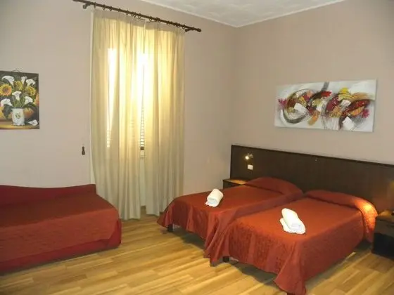 Üç Kişilik Oda